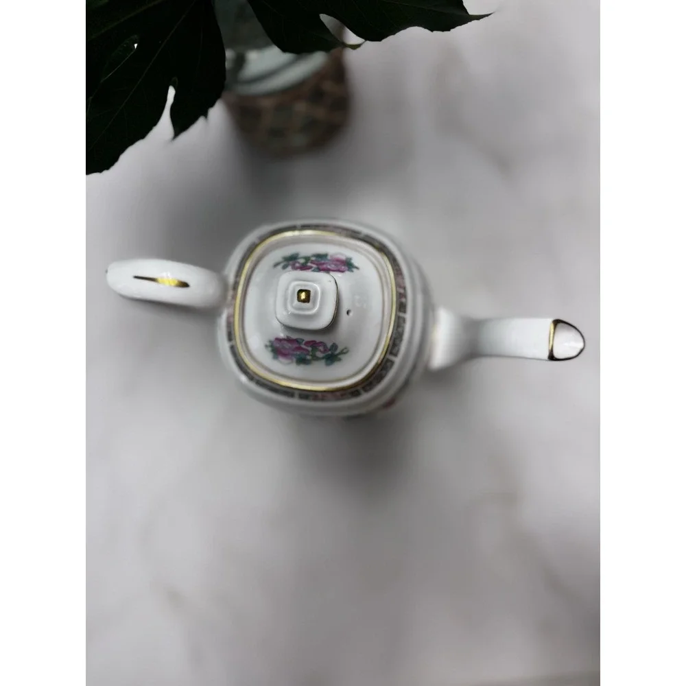 Grosvenor Coffee Or Tea Pot 'Indian Tree' Bone China, England A185 Collectable‎